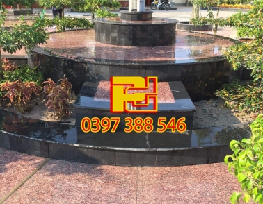 BỤC ĐÁ CHÀO CỜ