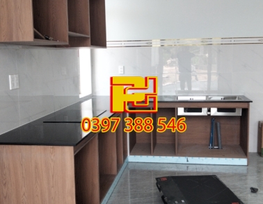 THI CÔNG TỦ BẾP ĐÁ HOA CƯƠNG CAO CẤP TẠI TÂY NINH