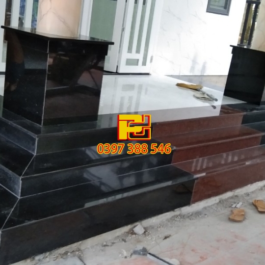 BẬC TAM CẤP ĐÁ HOA CƯƠNG