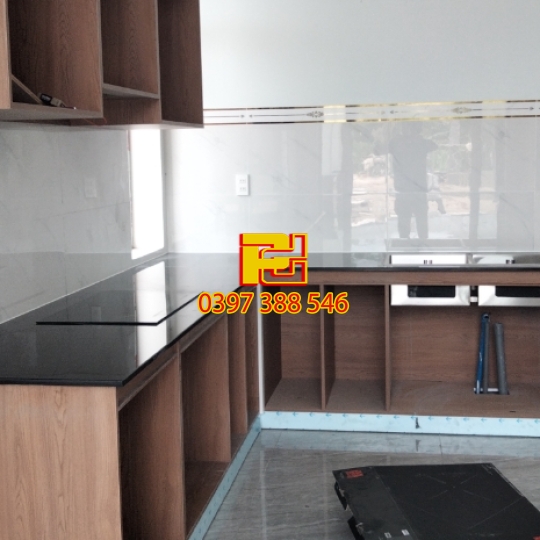 THI CÔNG TỦ BẾP ĐÁ HOA CƯƠNG CAO CẤP TẠI TÂY NINH